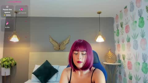 Snapshot of dulce_victoriaa_ chatting on February 2025 03:15:02 PM V I C T O R I A online show from February 2025 03:15:02 PM