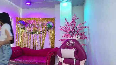 dulce_viioleta online show from December 2025 10:57:01 AM