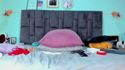 DULCE AURORA online show from February 2025 07:58:02 AM