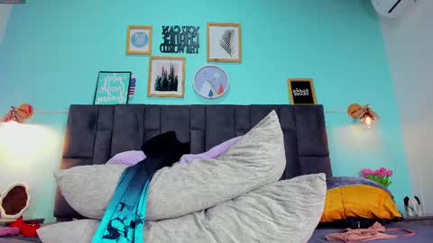 DULCE AURORA online show from February 2025 05:55:01 AM