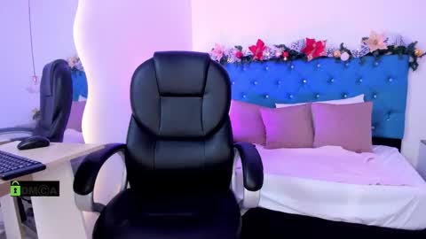 Dulce Baker online show from December 2025 04:18:02 AM