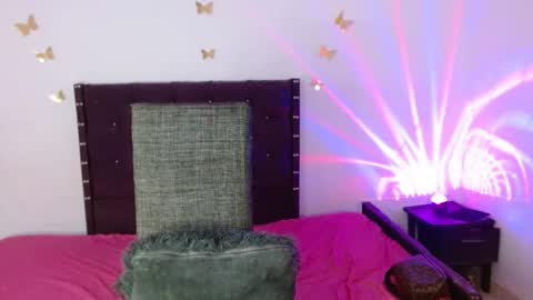 Snapshot of dulcesexy18 chatting on April 2026 09:39:01 PM dulcesexy18 online show from April 2026 09:39:01 PM