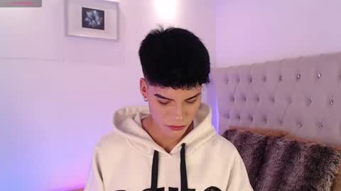 Dulcey online show from November 2025 04:45:02 AM