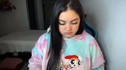 Nicole   online show from October 2025 08:45:01 AM