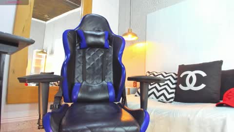 DUSAN  GREY online show from February 2026 04:42:01 AM