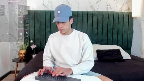 Dustin Sonne online show from February 2025 03:22:01 AM