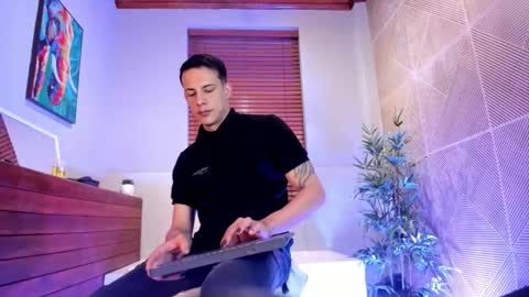 Dustin Sonne online show from October 2025 03:50:01 AM