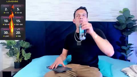 Dustin Sonne online show from October 2025 03:51:01 AM