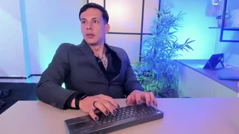 Snapshot of dustin_sonne chatting on June 2026 03:32:02 AM Dustin Sonne online show from June 2026 03:32:02 AM