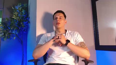 Snapshot of dustin_sonne chatting on June 2026 03:37:01 AM Dustin Sonne online show from June 2026 03:37:01 AM