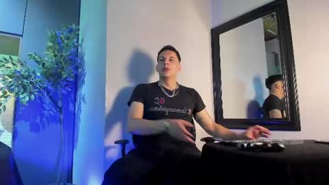 Snapshot of dustin_sonne chatting on July 2026 03:45:01 AM Dustin Sonne online show from July 2026 03:45:01 AM