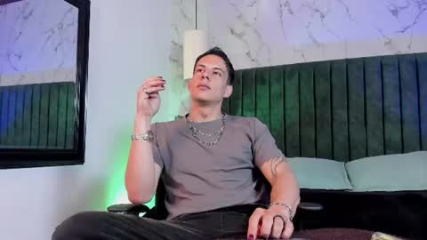 Snapshot of dustin_sonne chatting on July 2026 03:33:01 AM Dustin Sonne online show from July 2026 03:33:01 AM