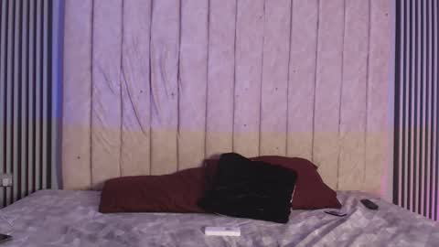 dustinandjordan online show from November 2025 01:44:02 PM