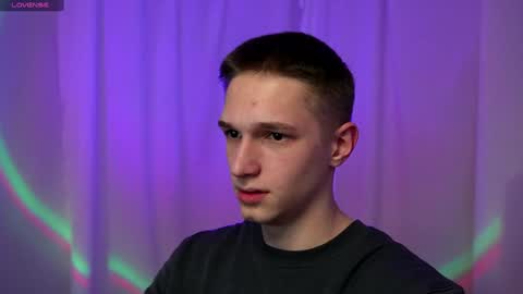 Dustyn online show from December 2024 04:42:02 AM