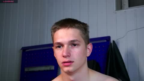 Dustyn online show from November 2025 03:46:01 PM