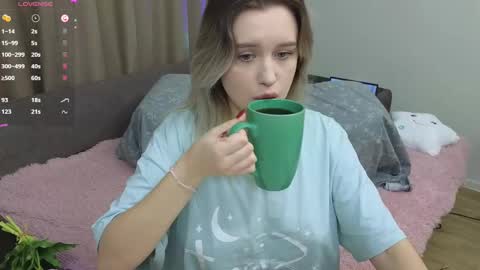 Dusya online show from February 2025 03:08:02 PM