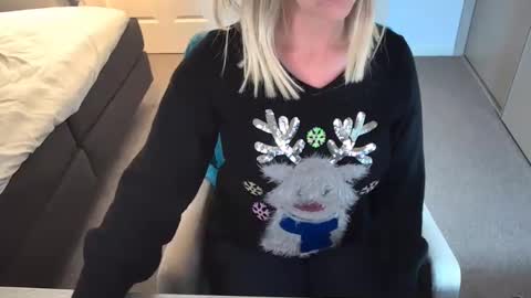 Snapshot of dutchamber chatting on December 2024 06:35:01 PM Ambertje040 online show from December 2024 06:35:01 PM