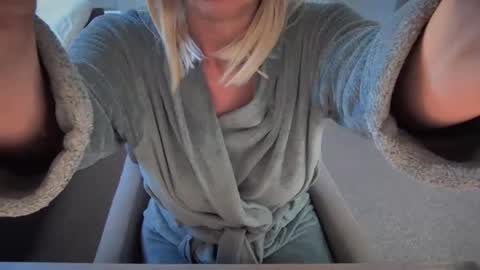 Snapshot of dutchamber chatting on March 2025 08:21:02 AM Ambertje040 online show from March 2025 08:21:02 AM