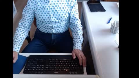 dutchpornking2 online show from October 2025 07:51:01 AM