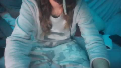 Snapshot of dv3nd3 chatting on February 2026 01:02:01 AM dv3nd3 online show from February 2026 01:02:01 AM