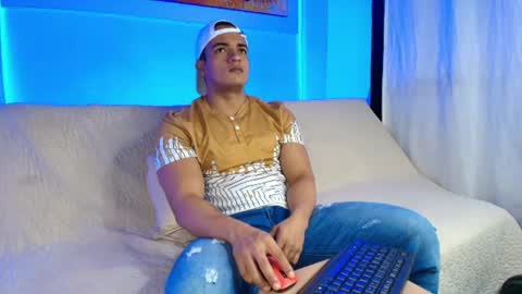 Snapshot of dwayne_esteven10 chatting on July 2026 01:34:01 AM dwayne_esteven10 online show from July 2026 01:34:01 AM