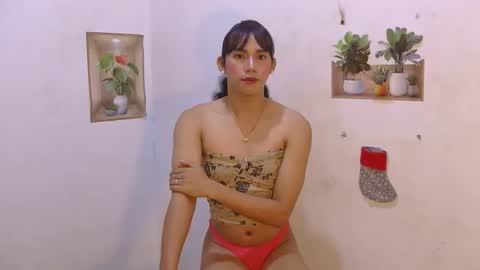 dy_namite online show from April 2026 05:47:01 PM