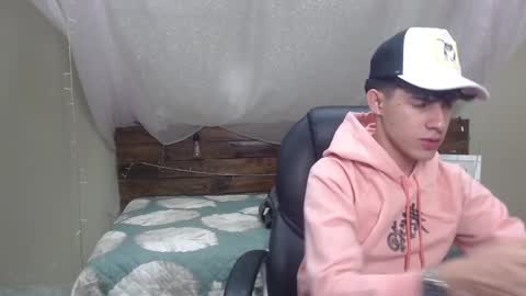 dyla_n18_ online show from January 2025 07:58:02 PM