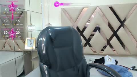 dyla_n18_ online show from February 2025 09:45:02 PM