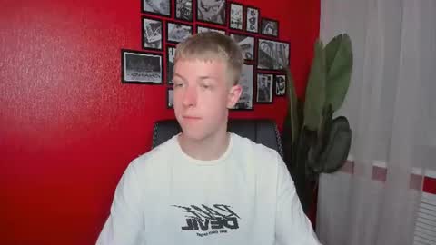 Snapshot of dylan_norton chatting on July 2026 10:32:02 AM Dylan online show from July 2026 10:32:02 AM