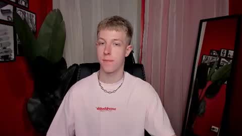 Snapshot of dylan_norton chatting on July 2026 10:30:01 AM Dylan online show from July 2026 10:30:01 AM
