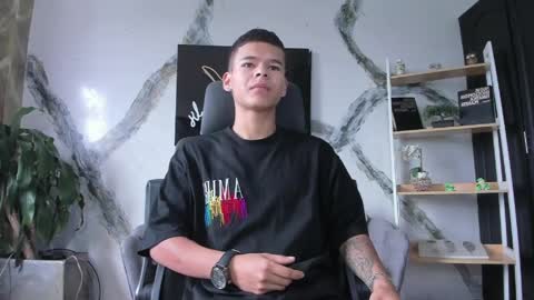 dylanroyce_ online show from April 2026 12:35:01 PM