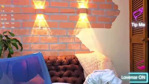 D Y L A N online show from October 2025 12:23:02 PM