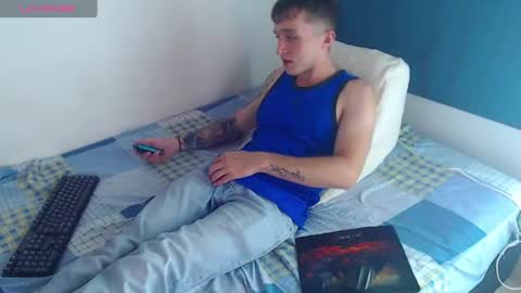 Snapshot of dylanwhite23 chatting on January 2025 03:29:01 AM ---DYLAN--- online show from January 2025 03:29:01 AM