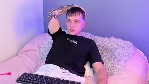 Snapshot of dylanwhite23 chatting on February 2025 04:14:01 PM ---DYLAN--- online show from February 2025 04:14:01 PM