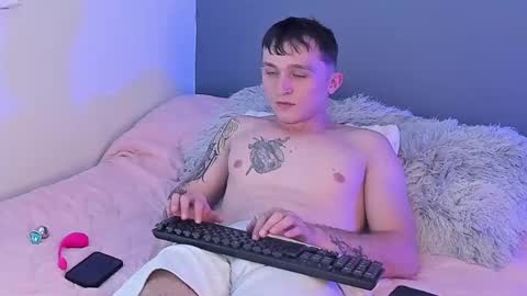 Snapshot of dylanwhite23 chatting on February 2025 11:15:02 PM ---DYLAN--- online show from February 2025 11:15:02 PM