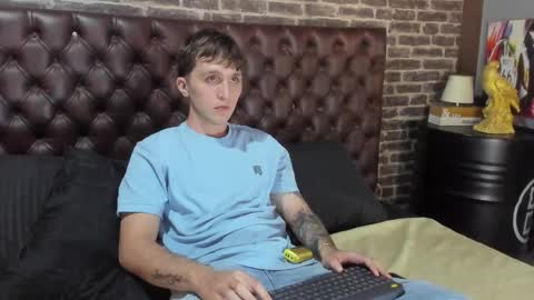 Snapshot of dylanwhite23 chatting on January 2026 03:44:02 AM ---DYLAN--- online show from January 2026 03:44:02 AM