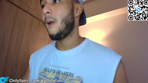 Snapshot of dylanxfun chatting on September 2025 02:05:02 PM dylanxfun online show from September 2025 02:05:02 PM