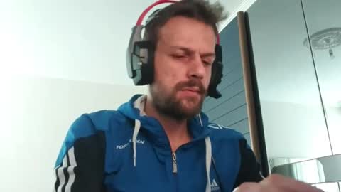 Snapshot of eaglecrm chatting on October 2025 09:06:02 AM eaglecrm online show from October 2025 09:06:02 AM