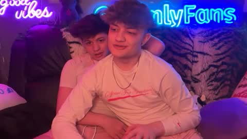 Snapshot of eastinwestin chatting on February 2026 08:14:01 AM eastinwestin online show from February 2026 08:14:01 AM