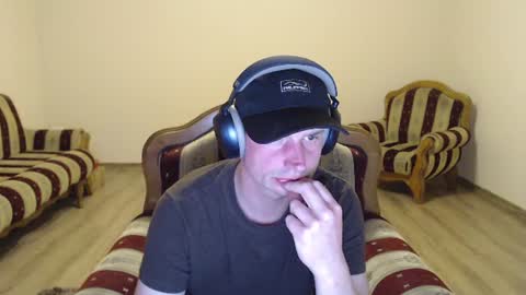 easypeasyglasgow online show from June 2026 08:00:02 PM
