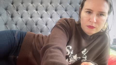 Nadia Ferreira  online show from January 2026 10:08:02 AM