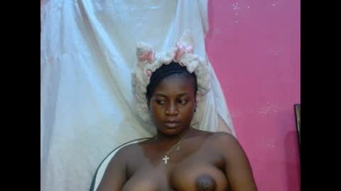 Snapshot of eatuupx chatting on April 2026 01:22:02 AM eatuupx online show from April 2026 01:22:02 AM