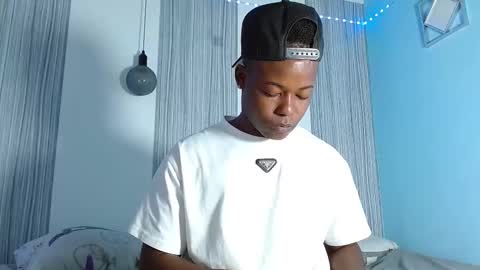 Chris Palaz  online show from November 2025 10:45:02 PM