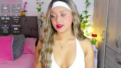 Snapshot of ebony_curly2 chatting on October 2025 11:27:02 PM isa online show from October 2025 11:27:02 PM