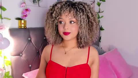 Snapshot of ebony_curly2 chatting on October 2025 11:56:02 PM isa online show from October 2025 11:56:02 PM