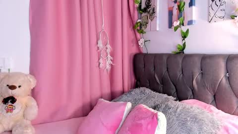 Snapshot of ebony_curly2 chatting on November 2025 11:54:01 PM isa online show from November 2025 11:54:01 PM