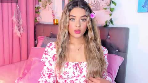 Snapshot of ebony_curly2 chatting on February 2026 10:14:01 PM isa online show from February 2026 10:14:01 PM