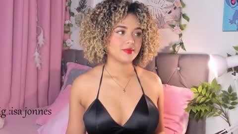 Snapshot of ebony_curly2 chatting on February 2026 10:35:02 PM isa online show from February 2026 10:35:02 PM