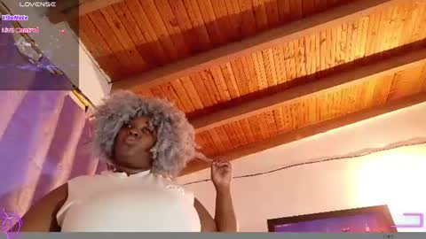 Snapshot of ebony_neighbormoans chatting on June 2026 03:09:02 AM LINA online show from June 2026 03:09:02 AM