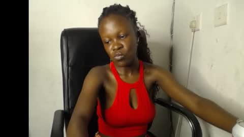Snapshot of ebony_petitegirl chatting on May 2026 10:27:02 PM Lilly online show from May 2026 10:27:02 PM